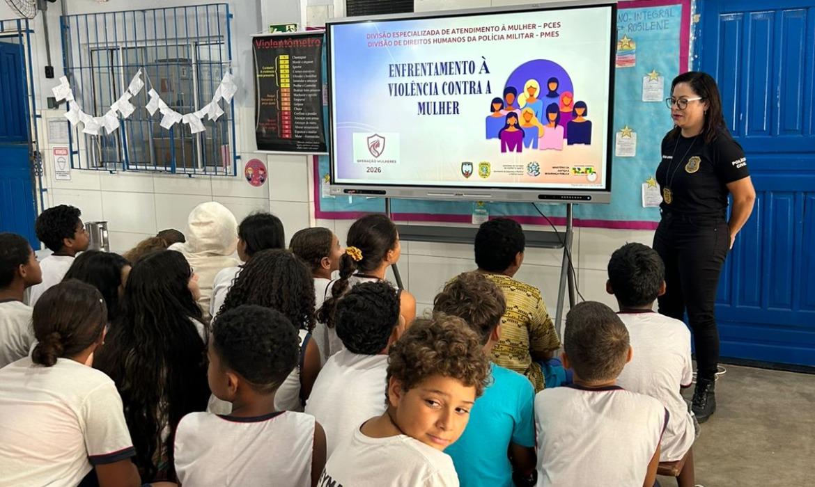 Escolas da Rede Municipal de Ensino recebem ações de conscientização no combate à violência contra a mulher