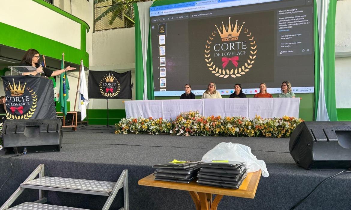 Estudantes da Rede Municipal de Ensino participam de cerimônia de formatura do curso ‘Corte de Lovelace’