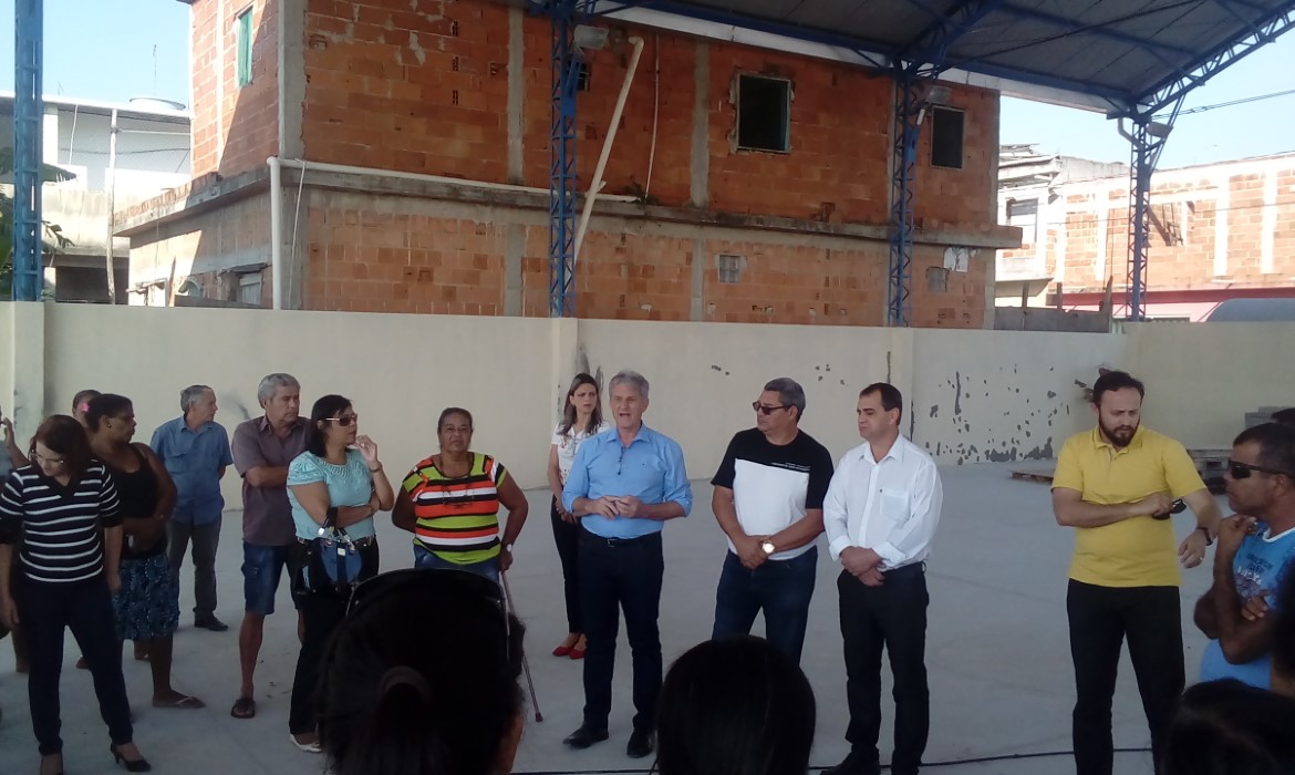Prefeitura de Aracruz presta esclarecimentos a moradores sobre as obras da EMEF Zenília Varzem Ribeiro