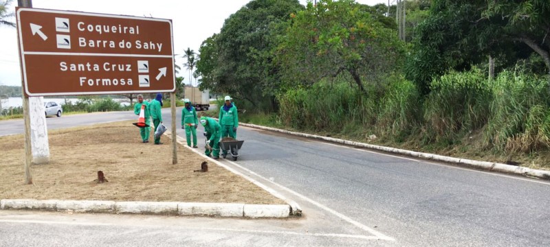Prefeitura faz mutirão de limpeza no bairro Coqueiral