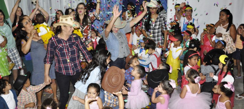 Escolas da rede municipal de ensino envolvem família e brincadeiras na educação infantil