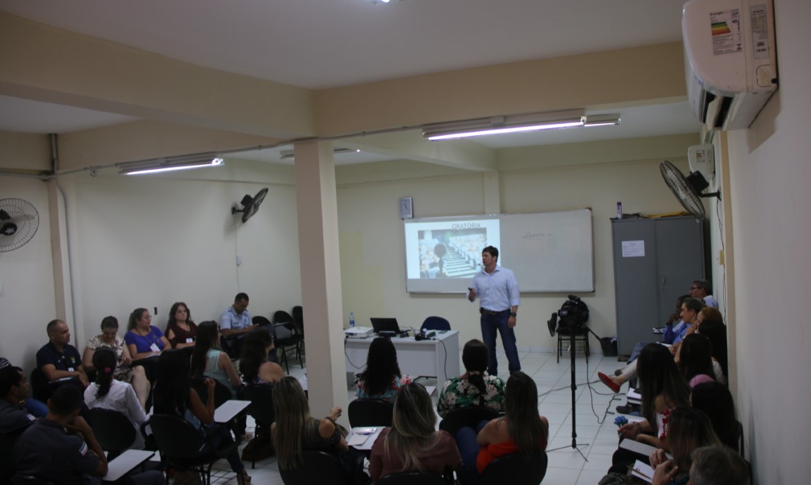    Parceria entre prefeitura e ESESP oferece cursos de oratória e procedimentos administrativos a servidores públicos 