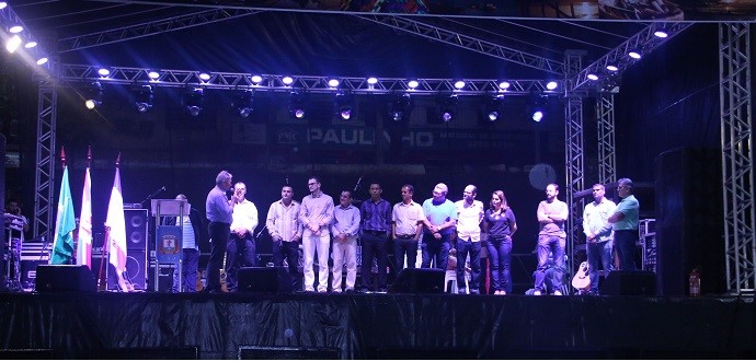 Prefeito e Secretários Municipais participam da solenidade de abertura do aniversário de 169 anos de Emancipação Política de Aracruz 
