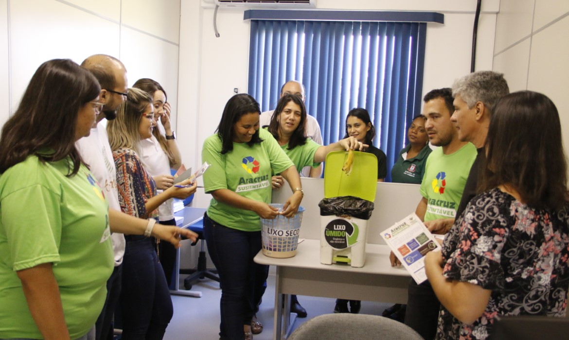 Servidores da prefeitura de Aracruz recebem orientações sobre coleta seletiva